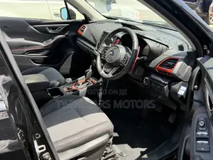 Subaru Forester Premium AWD 2019 Black