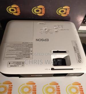 Epson Professional Projector - thumbnail 2