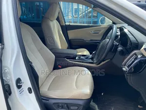 Toyota Crown 2019 Pearl