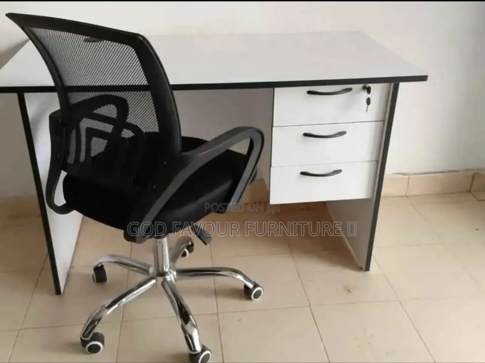 1 Meter Lockable Office Desk With Chair Mn7v