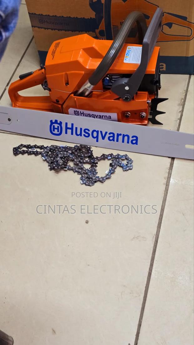 Husqvarna Chainsaw 272xp/Commercial Powersaw