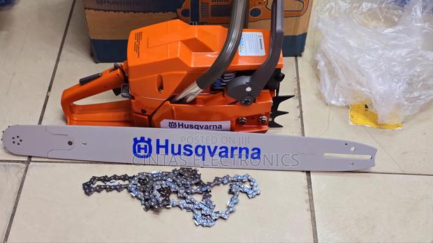 Husqvarna Chainsaw 24" 272xp