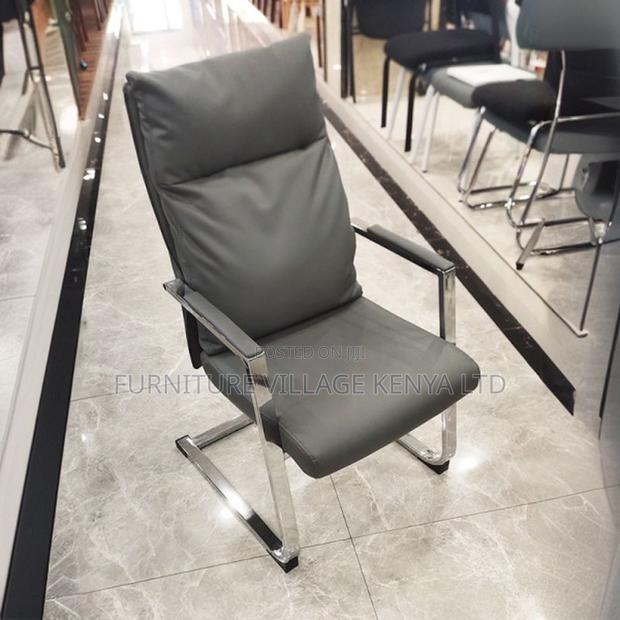 Office Chairs; High-Back Executive Leather Visitor Seat - thumbnail 3