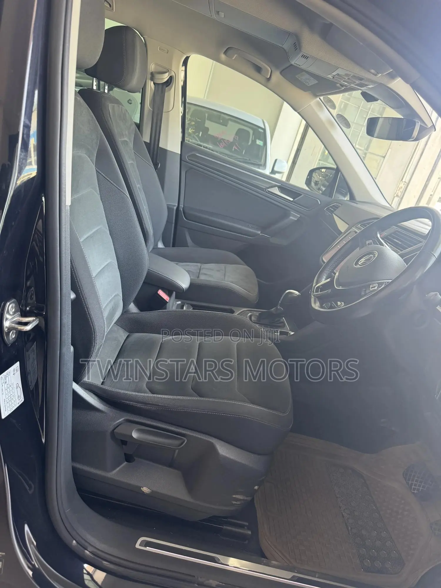Volkswagen Tiguan 2.0T SEL R-Line Black FWD 2019 Black
