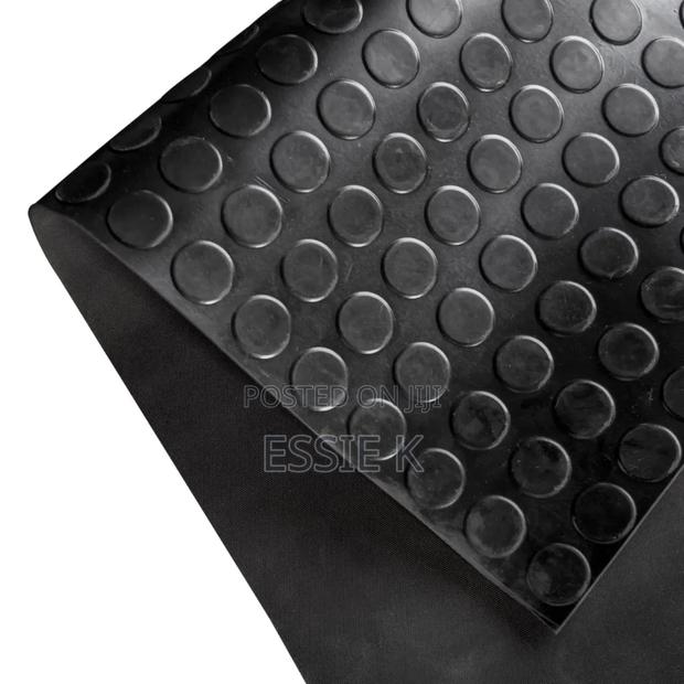 3mm Round Studded Rubber Coin Mat - thumbnail 3