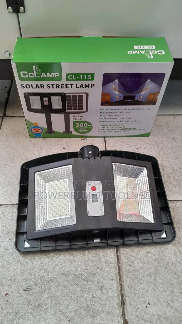 300W Original CC Lamp Solar Street Lamp With Metal Poles