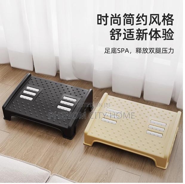 Ergonomic and Nonskid Footrest/Toilet Stool Footrest - thumbnail 3