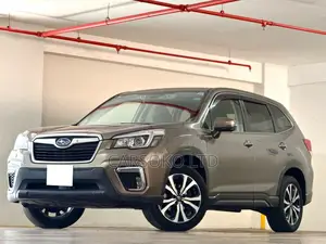 Subaru Forester Premium AWD 2019 Gray