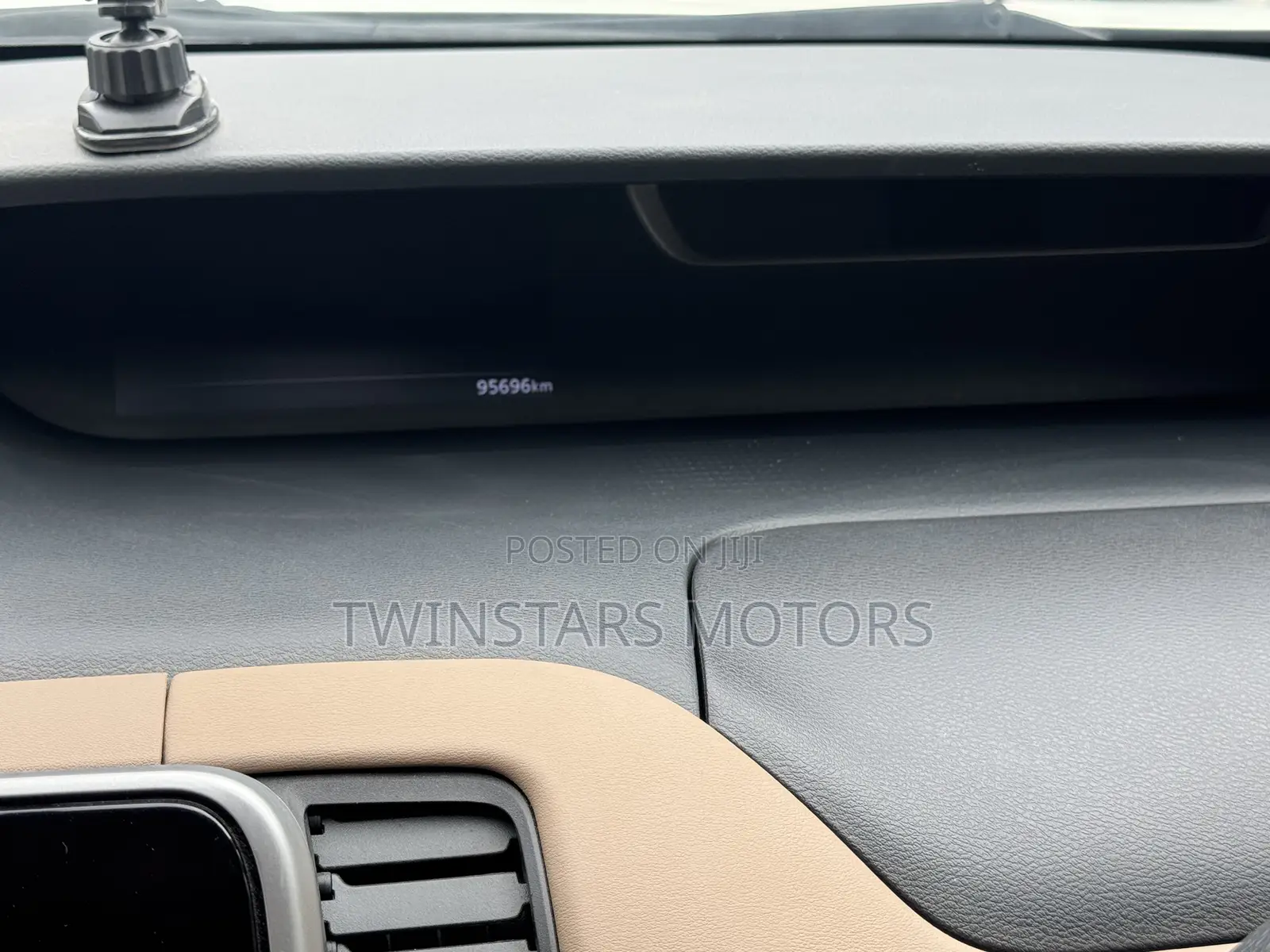Nissan Serena 2019 White