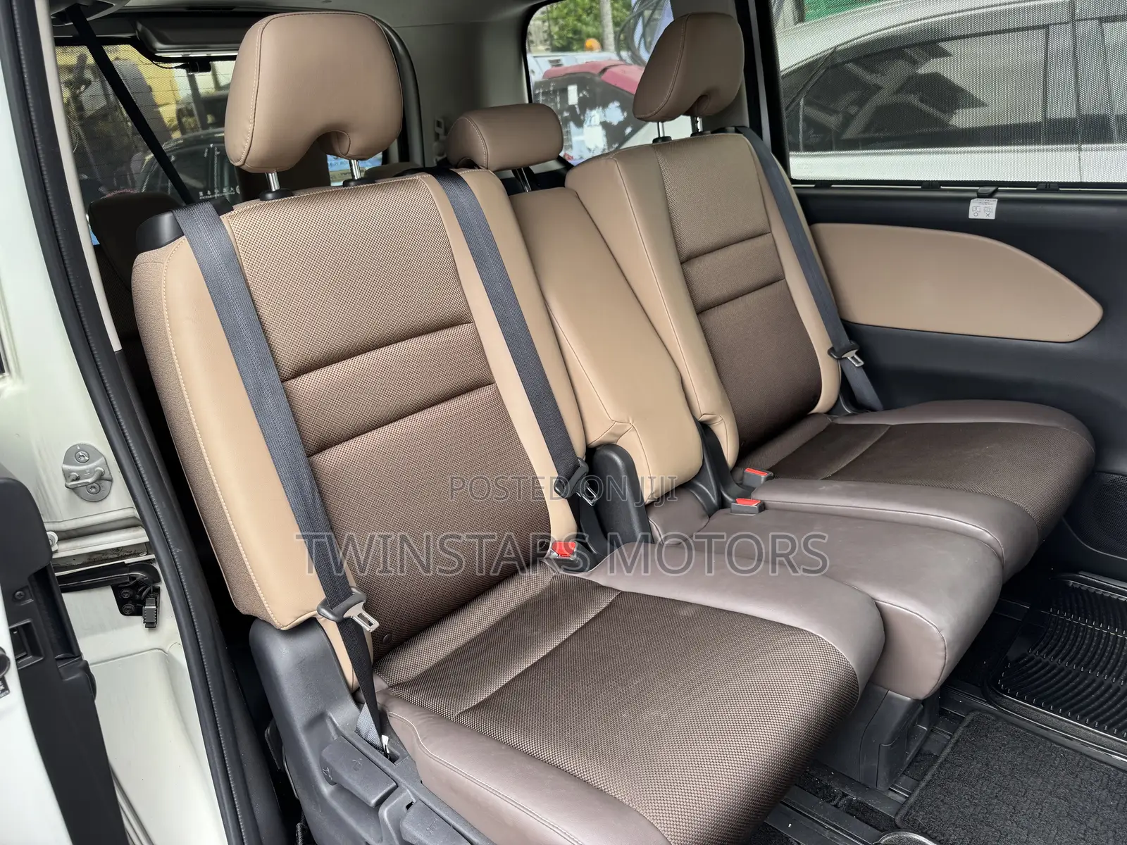 Nissan Serena 2019 White