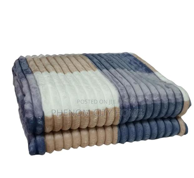 Checked Warm Velvet Fleece Blankets - thumbnail 2