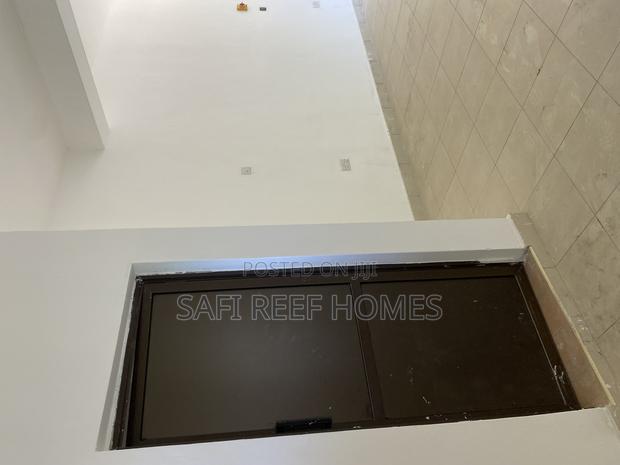 Office Space to Let Along Links Road - thumbnail 5