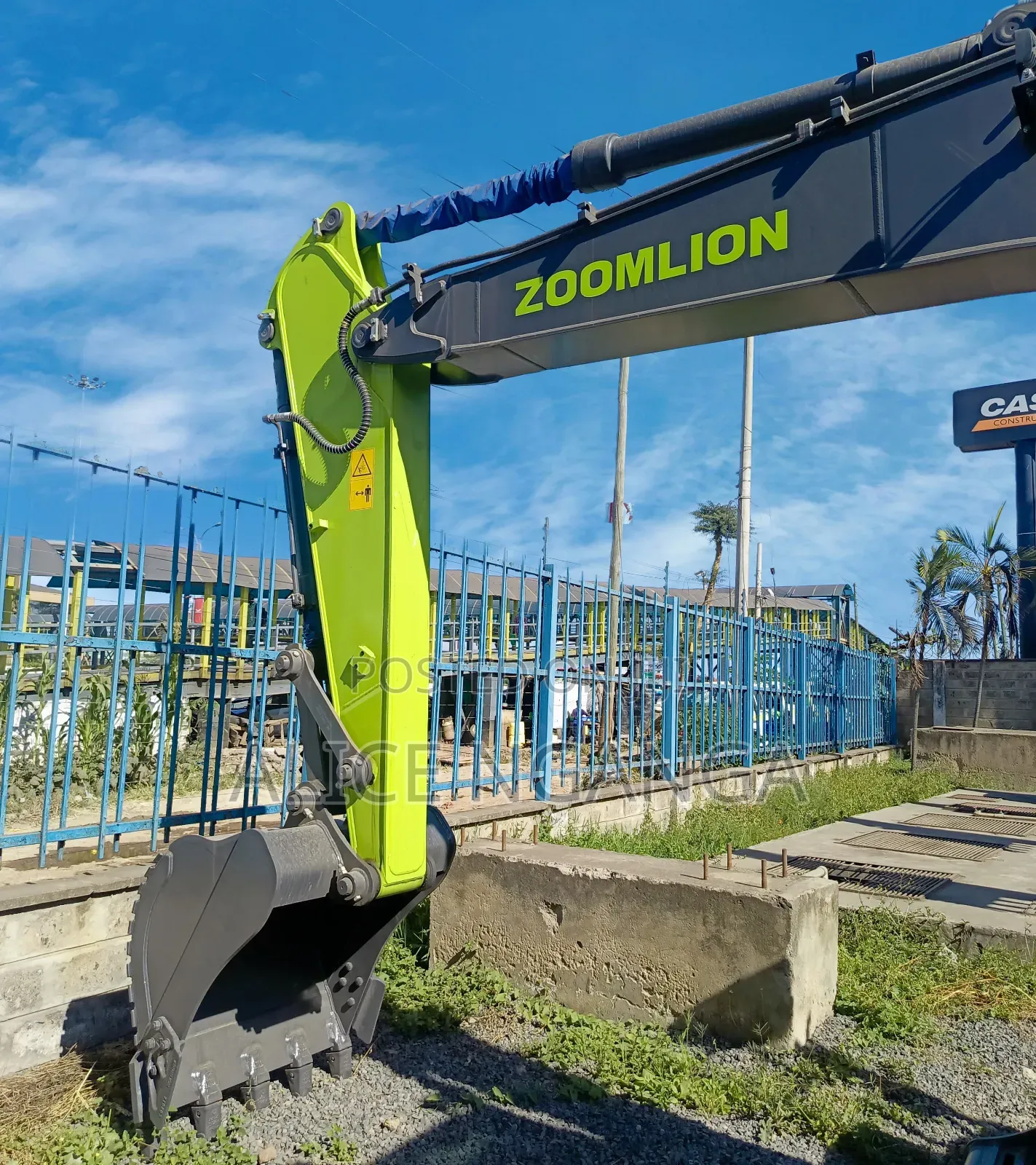 Excavator,15tns , 110,000$ Plus VAT