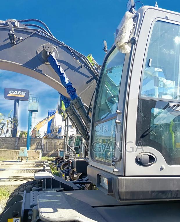 Excavator,15tns , 110,000$ Plus VAT - thumbnail 3