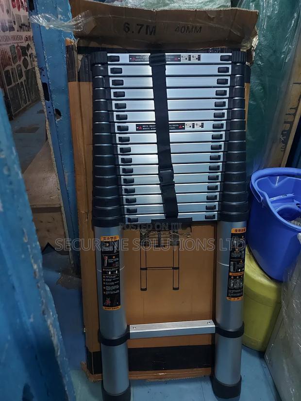 6.7m Single Telescopic Ladder - thumbnail 2