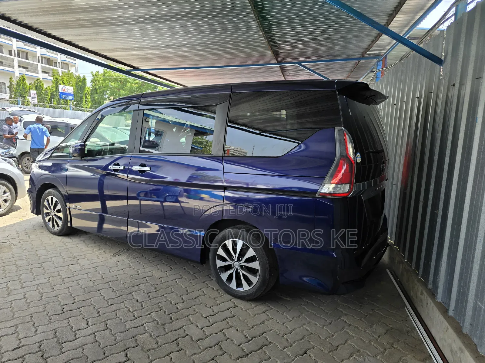 Nissan Serena 2018 Blue