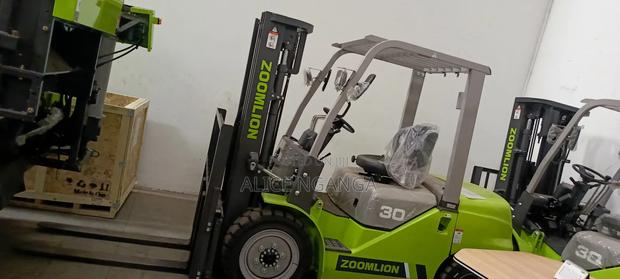 Folklift , 3tns , 22,000$ Plus Vat