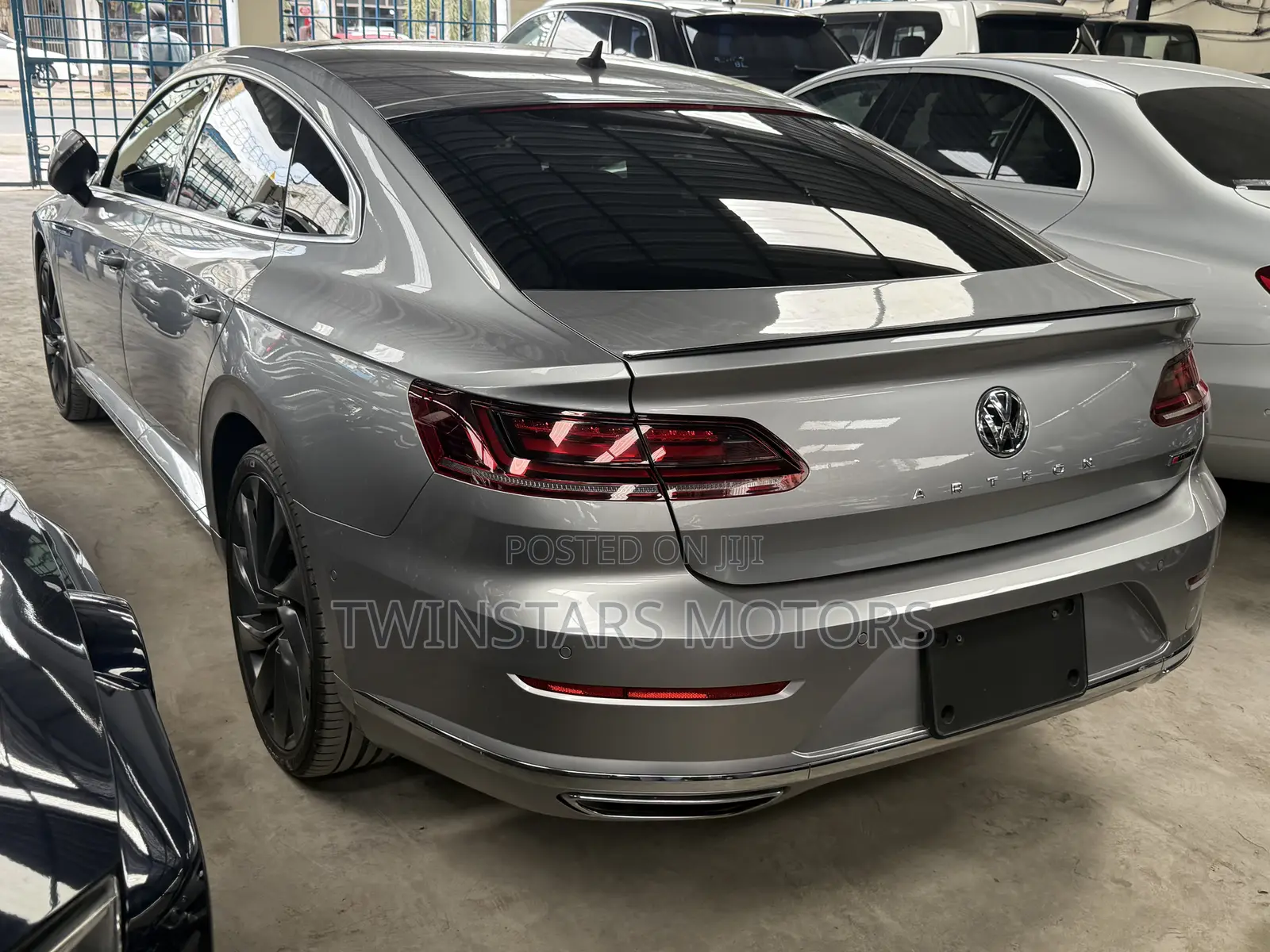 Volkswagen Arteon 2.0T SEL R-Line w/20 AWD 4MOTION 2019 Gray