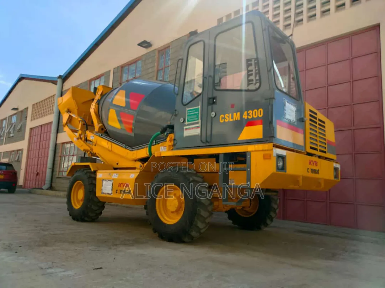 Self Loading Concrete Mixer , 600l Capacity