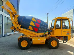 Self Loading Concrete Mixer , 600l Capacity