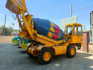 Self Loading Concrete Mixer , 600l Capacity