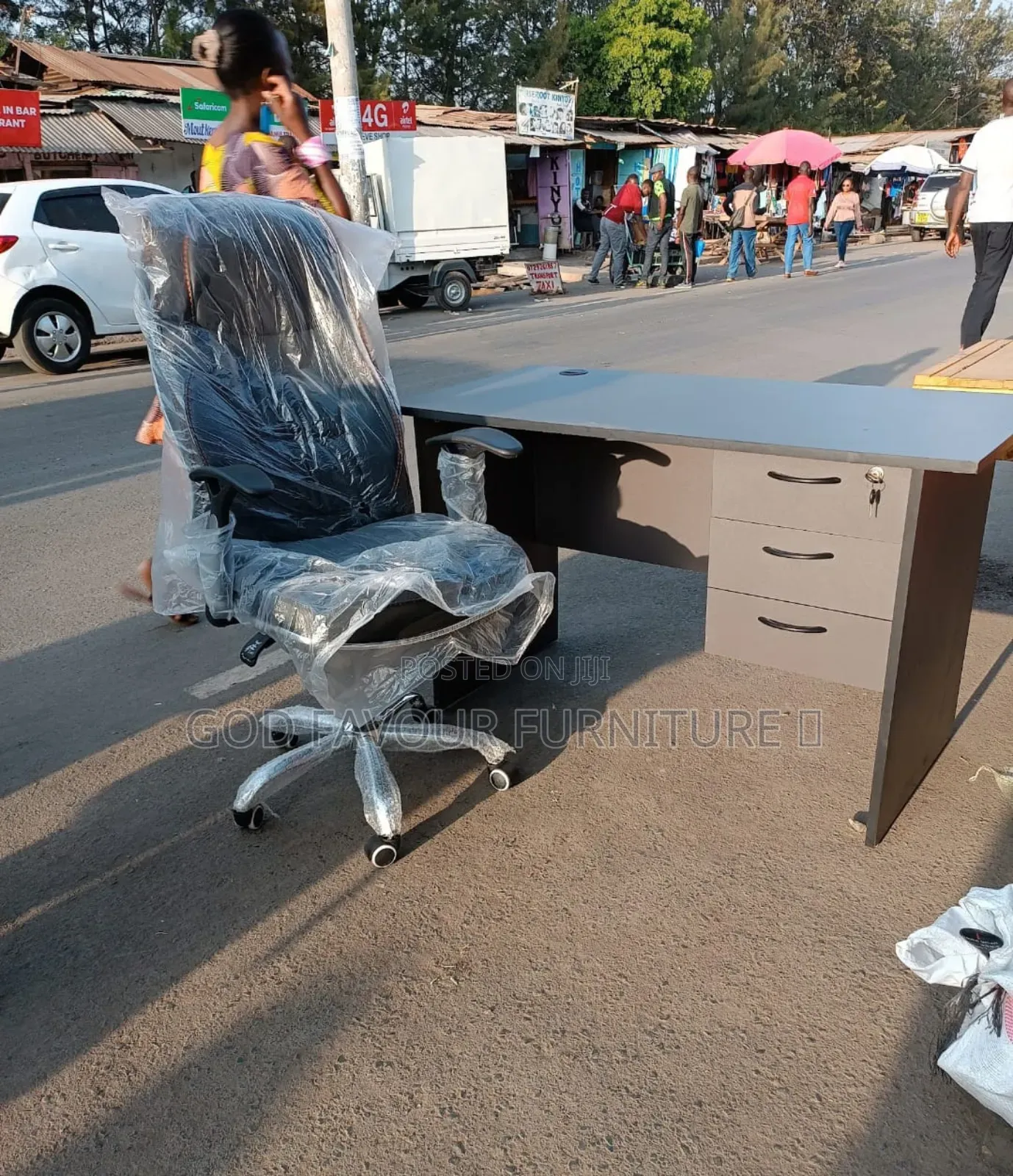 Elegant 1 Meter Office Table With Leather Chair Jg8k