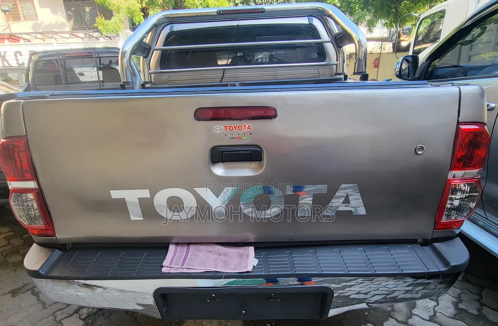 Toyota Hilux 2015 Gray