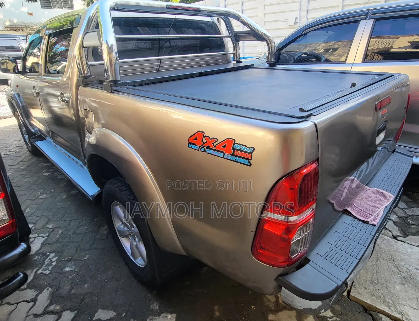 Toyota Hilux 2015 Gray