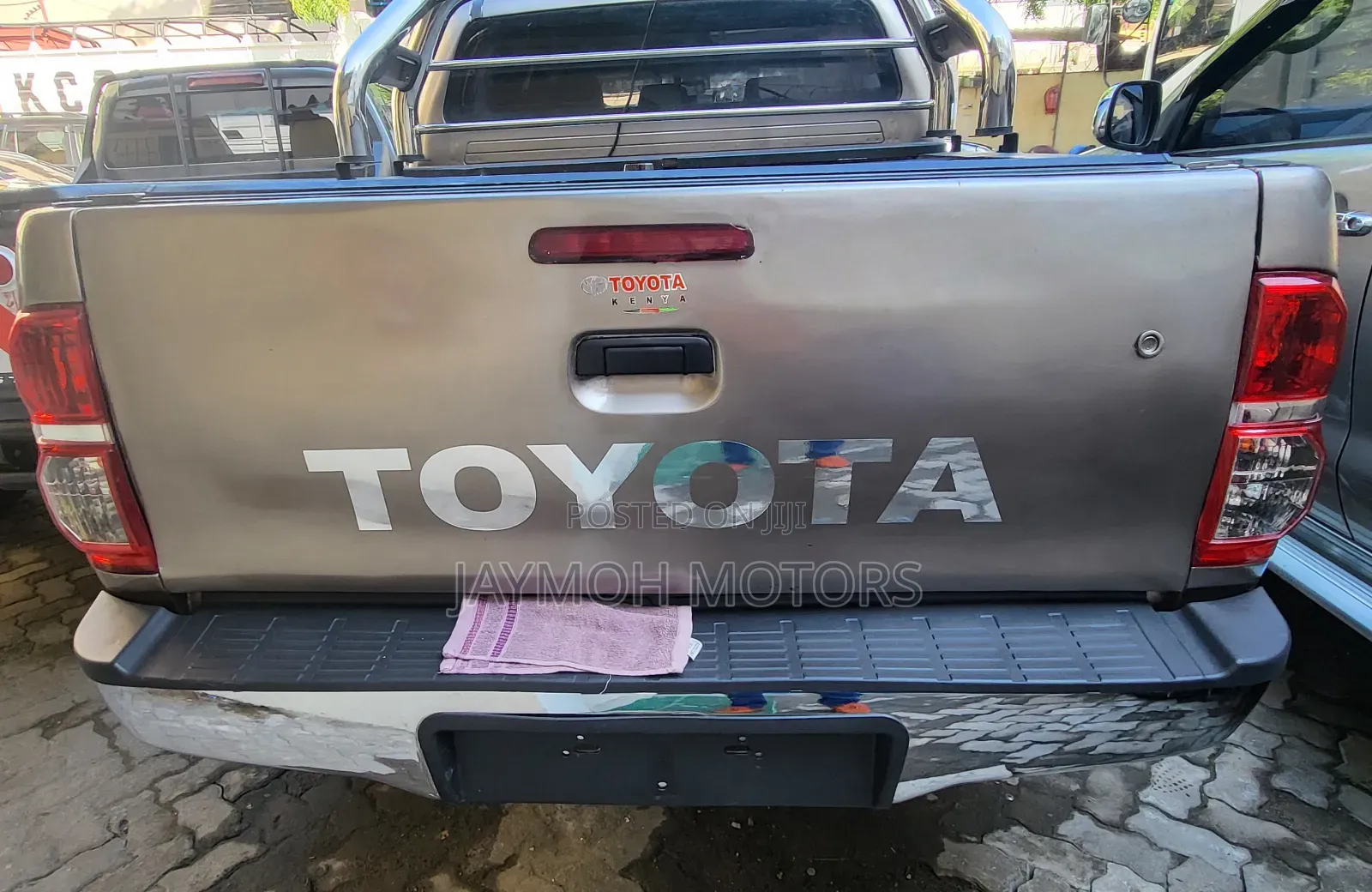 Toyota Hilux 2015 Gray