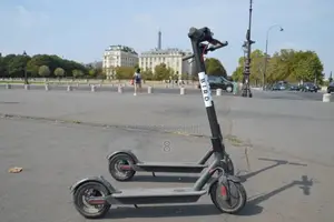 Durable Adult Electric Scooter – 40km Range, 25km/H Speed