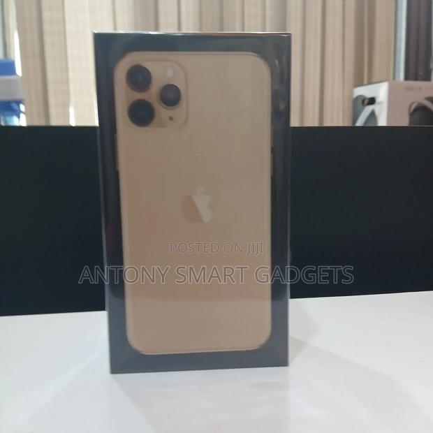 Apple iPhone 11 Pro 256 GB Gold - main view