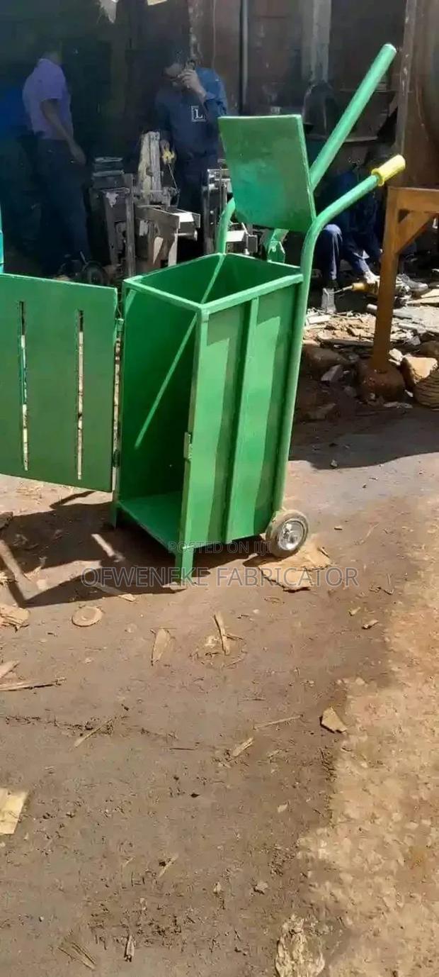 Manual Hay Baler - main view