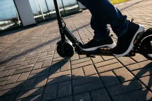 Adult Electric Scooter With 40km Range 120kg Capacity