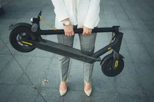 Stylish Electric Scooter – 36v Battery, 25km/H Top Speed