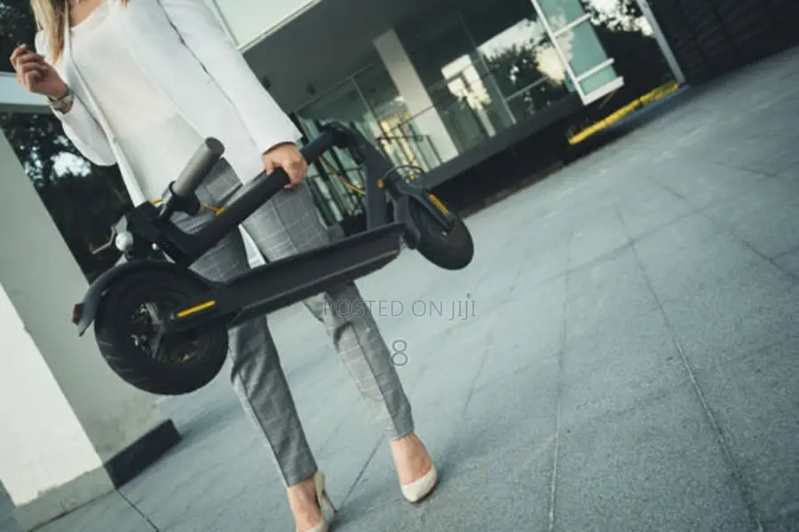 Eco-Friendly Adult Electric Scooter – 40km Range 25km/H