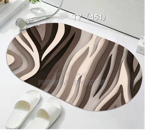 Oval Bathroom Door Mats Available - thumbnail 2
