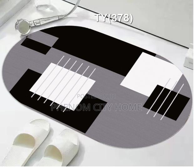 Oval Bathroom Door Mats Available - thumbnail 3