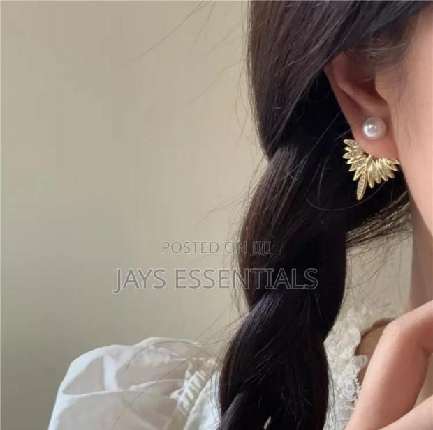 Minimalist and Unique Earrings - thumbnail 3