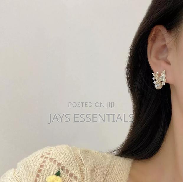 Minimalist and Unique Earrings - thumbnail 7