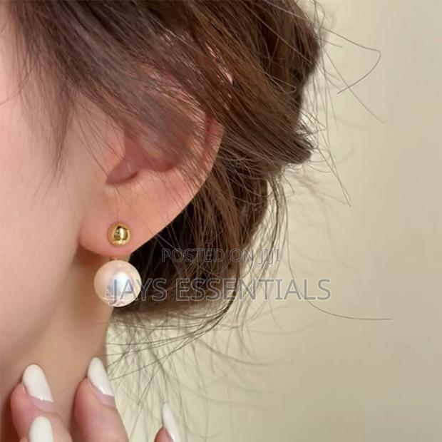 Minimalist and Unique Earrings - thumbnail 8