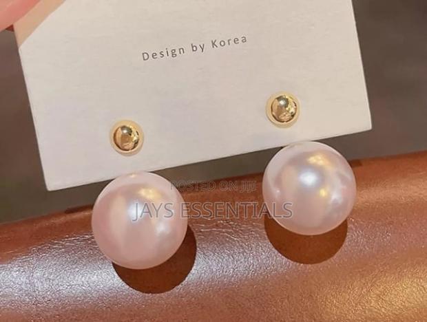 Minimalist and Unique Earrings - thumbnail 9