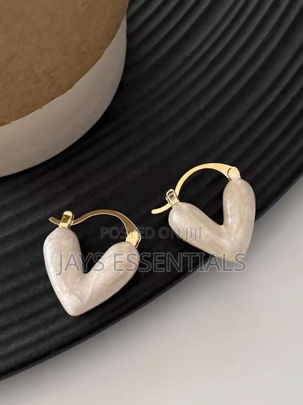 Minimalist and Unique Earrings - thumbnail 12