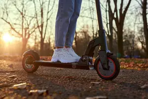 Powerful Adult Scooter – 40km Range, Effortless Commutes