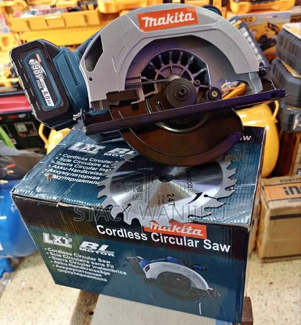 Rechargeable Makita Circular Saw Machine/ Cordless Circular