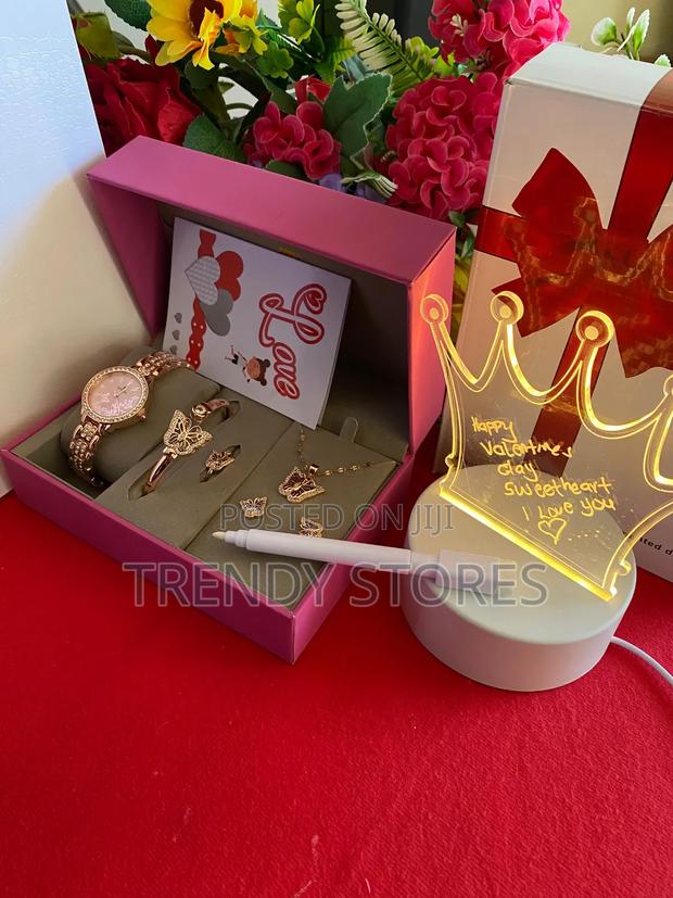 5 In 1 Ladie's Valentine's Gift Set With Lighting Board - thumbnail 2
