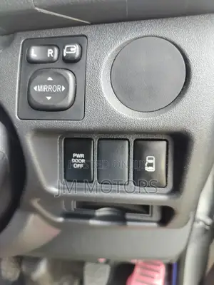 Toyota Grand HiAce 2018 Silver