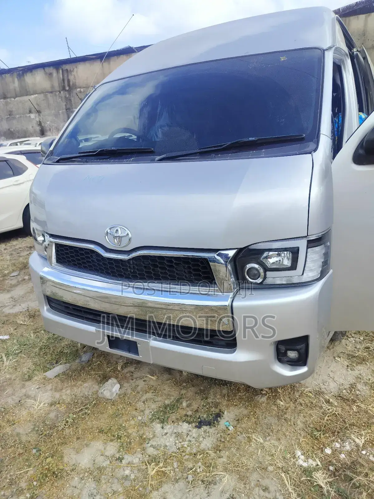 Toyota Grand HiAce 2018 Silver