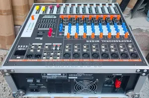 Yamaha CMX802USB 8channel Briefcase Powered Mixer