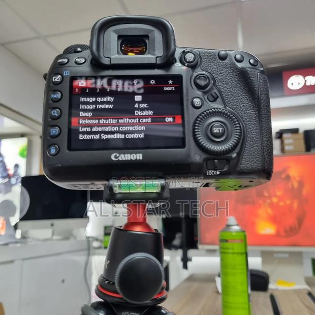 Canon EOS 5D Mark IV DSLR Camera (Body Only) - thumbnail 3