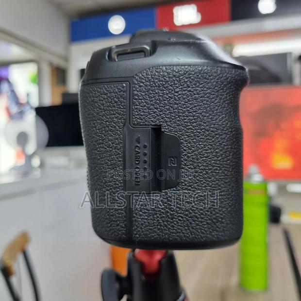 Canon EOS 5D Mark IV DSLR Camera (Body Only) - thumbnail 5